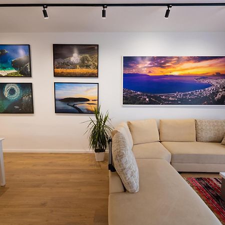 Victoria Lungomare Apartment Vlore Bagian luar foto