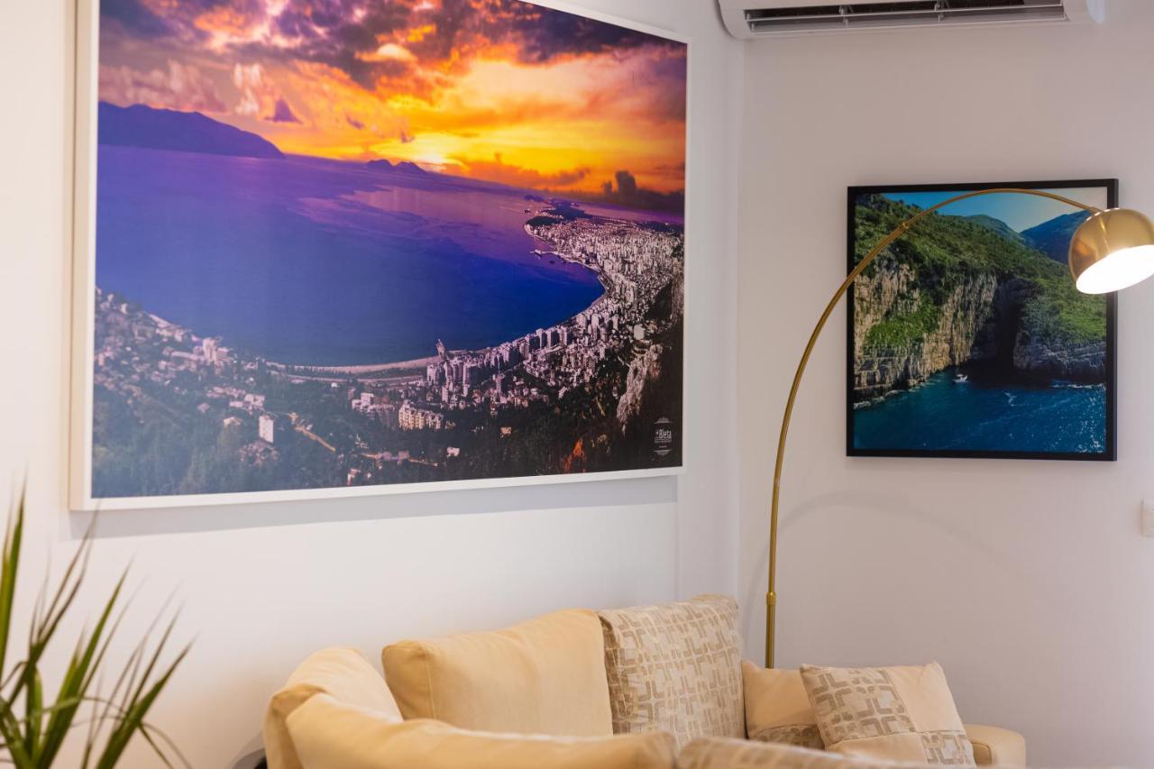 Victoria Lungomare Apartment Vlore Bagian luar foto
