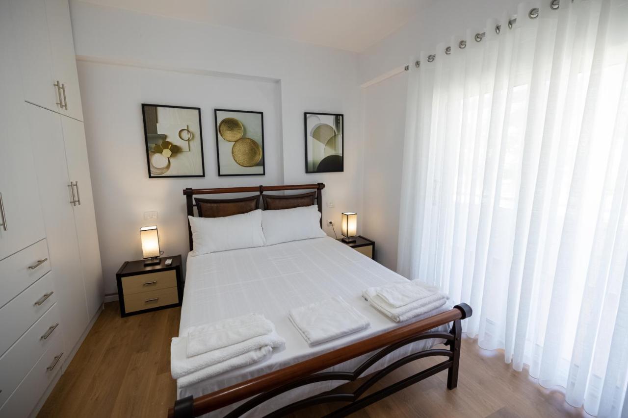 Victoria Lungomare Apartment Vlore Bagian luar foto