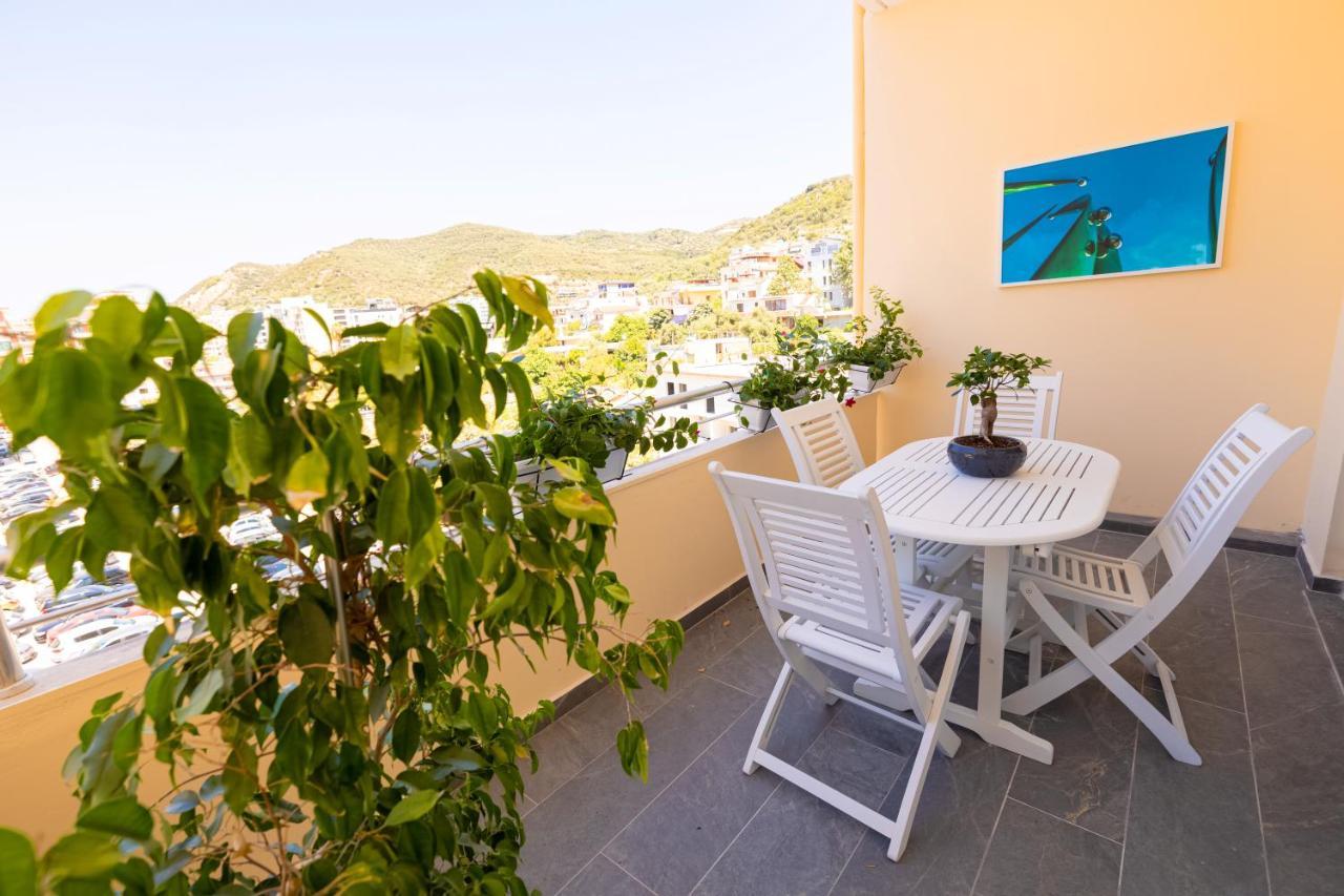 Victoria Lungomare Apartment Vlore Bagian luar foto