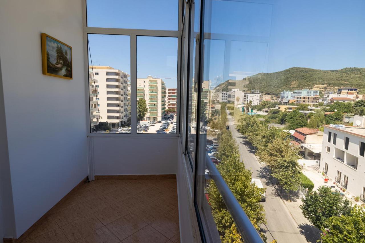 Victoria Lungomare Apartment Vlore Bagian luar foto