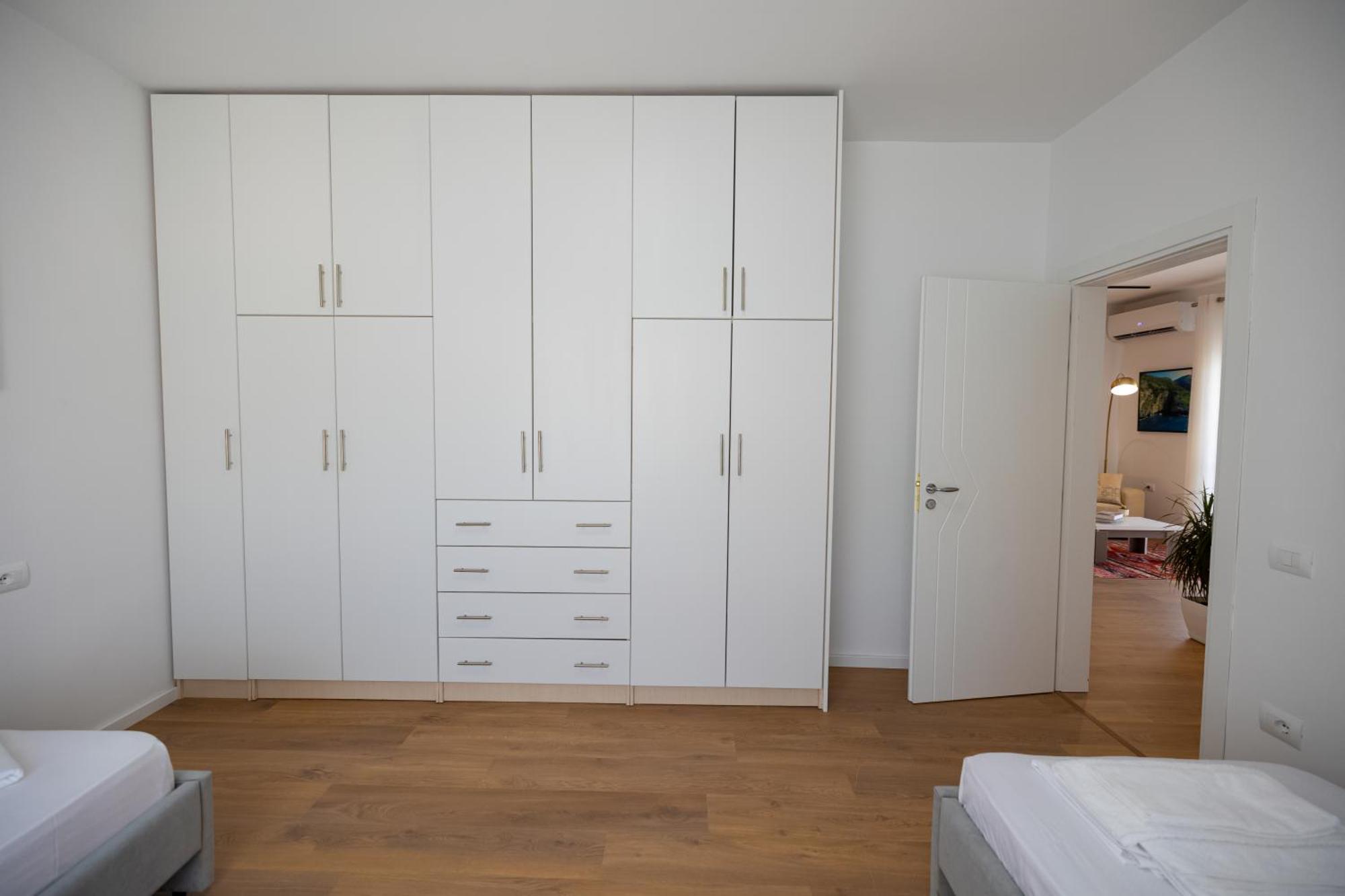 Victoria Lungomare Apartment Vlore Bagian luar foto