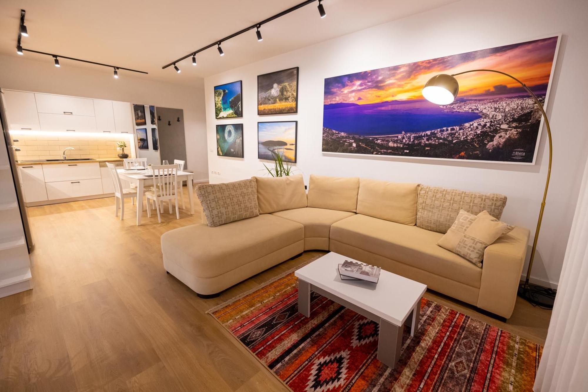 Victoria Lungomare Apartment Vlore Bagian luar foto